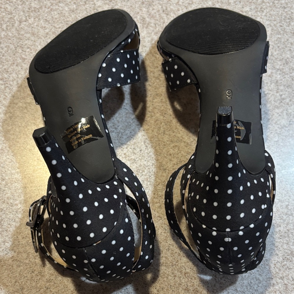 Amelia Grace Navy and White Polka Dot Heels Size 9 Pumps Retro Pin Up EUC - Picture 5 of 9